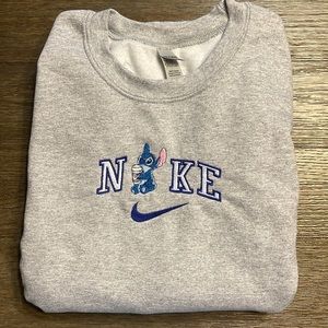 NIKE Embroidered Stitch Crewneck💙